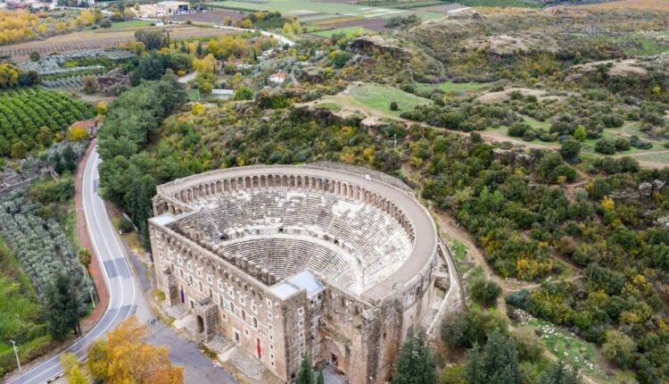 مسرح أنطاليا اسبندوس العتيق