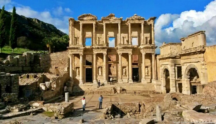 Celsus Kütüphanesi