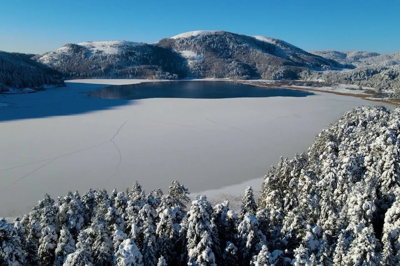 بحيرة ابانت في الشتاء