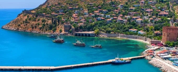 أماكن العطلات في ألانيا