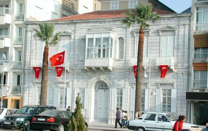 أماكن للزيارة في متحف أتاتورك في إزمير