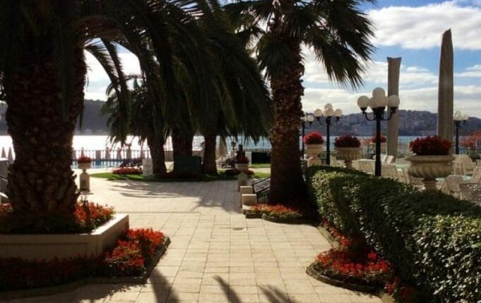 قصر شيراغان بالصور