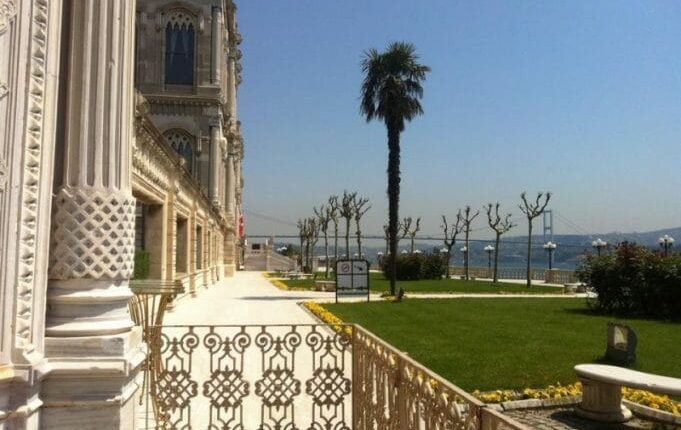 قصر شيراغان بالصور