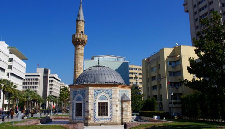 مسجد كوناك يالي في إزمير أماكن للزيارة