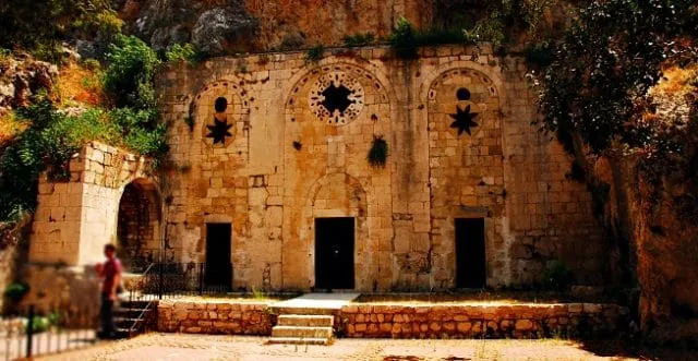 كنيسة القديس بيير