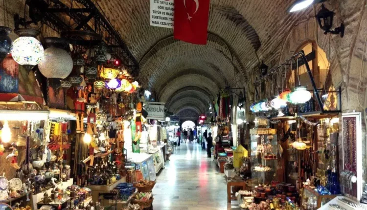 الأماكن التاريخية في Kemeraltı Bazaar في إزمير للزيارة