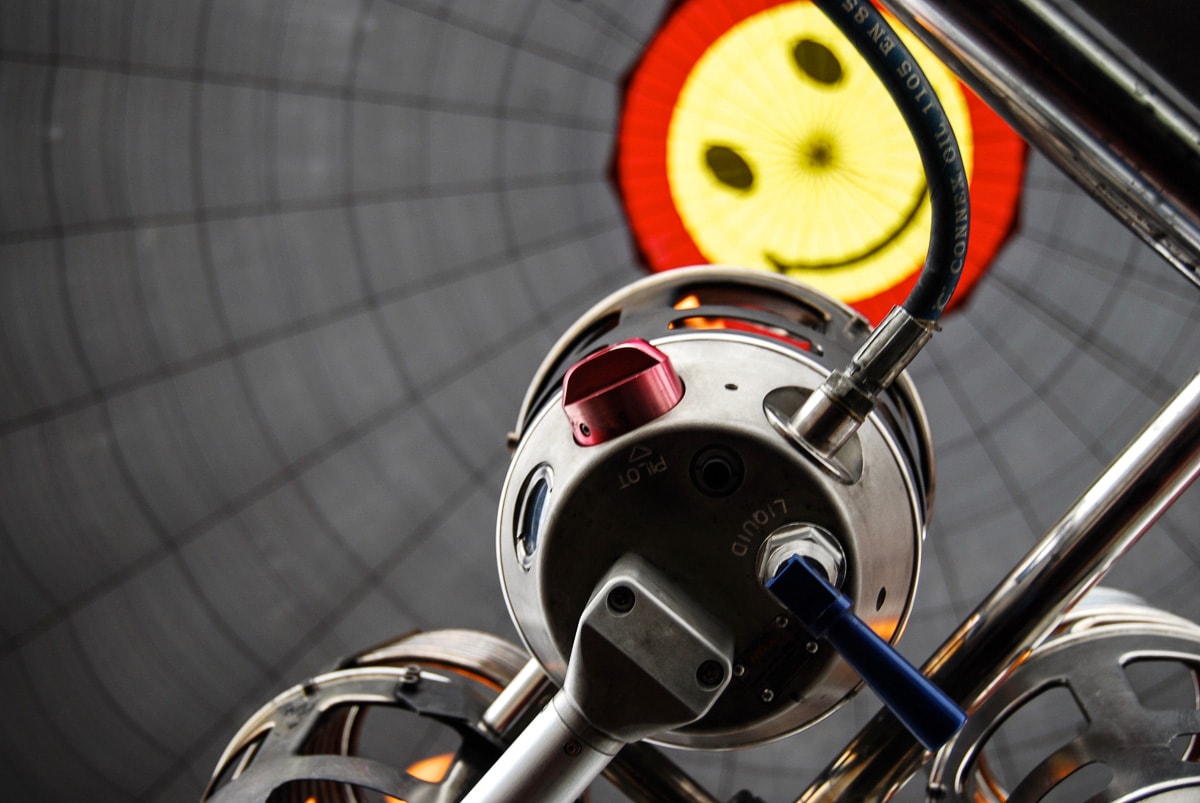 الهبوط بعد رحلة منطاد الهواء الساخن في كابادوكيا