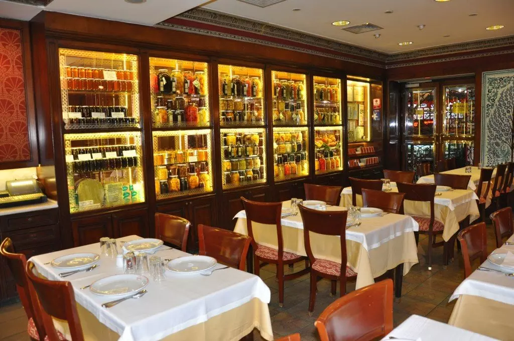 أفضل مطعم تركي بالقرب من ميدان تقسيم