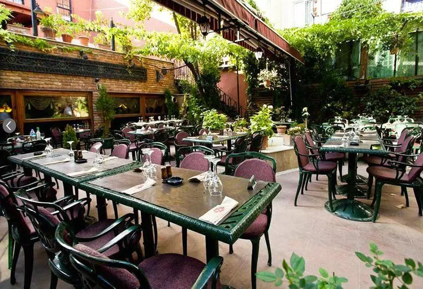 أفضل بيوت النبيذ في اسطنبول 2022