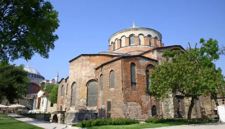 كنيسة آيا إيرين في اسطنبول تركيا