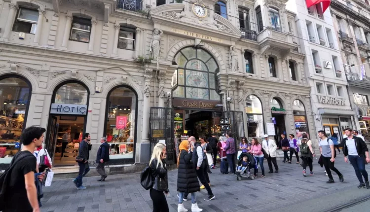 جولة سيرا على الأقدام في بيوغلو